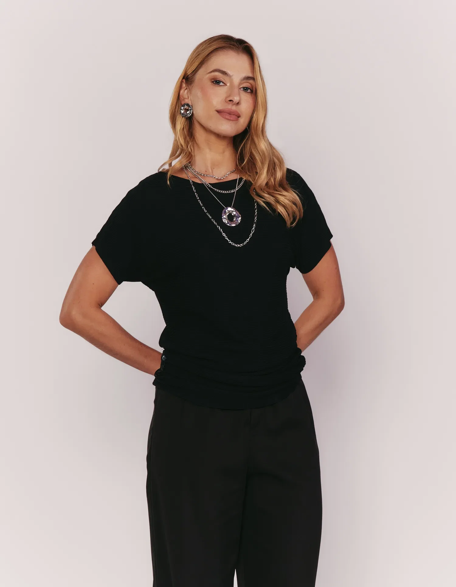 Blusa Manga Curta Tricot Botões - Preto — imagem 1