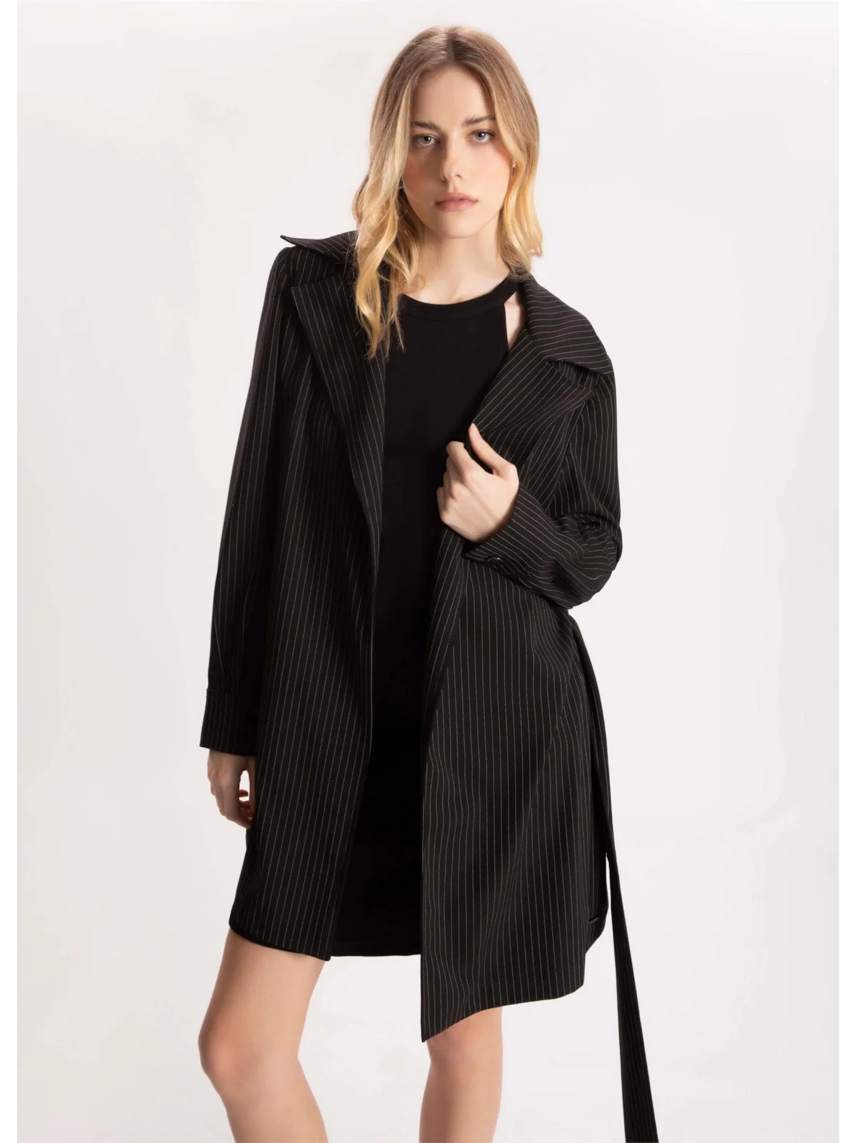 Trench Coat Pin Stripes Preto