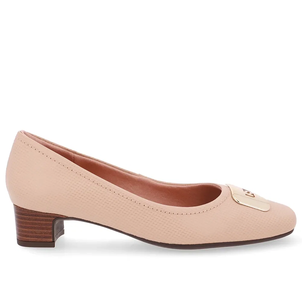Scarpin Couro Bege Bico Quadrado — imagem 1