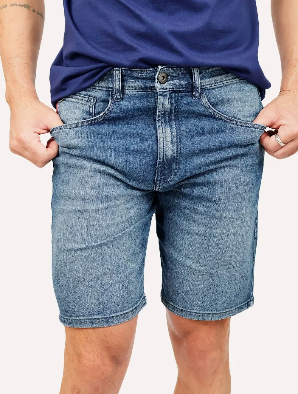 Bermuda Ellus Jeans Masculina Dark Indigo Elastic Long Médio
