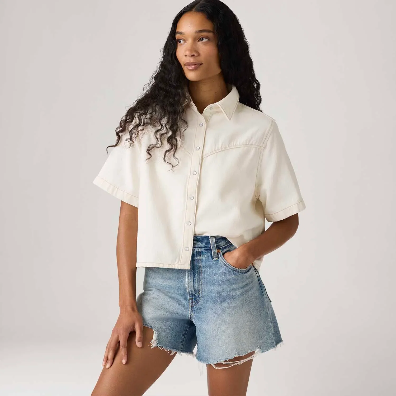 Camisa Levi's® Logan Off White Manga Curta — imagem 1