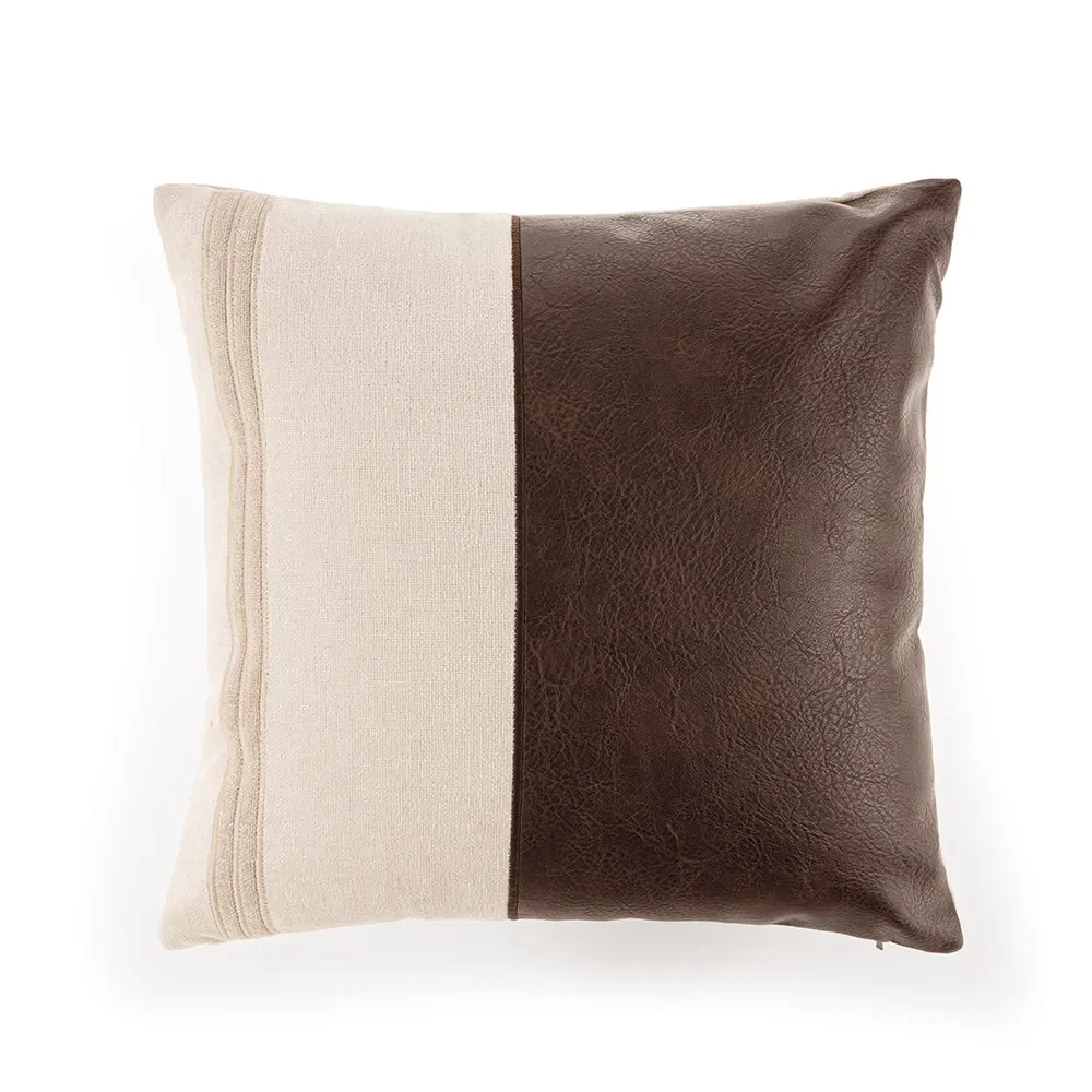 Almofada em Couro Ecológico 45cm x 45cm Taviano