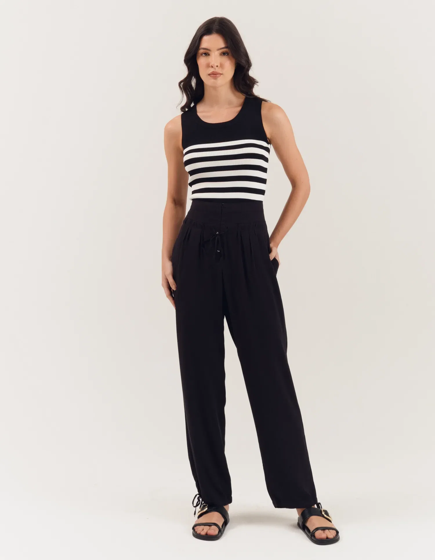 Calça Amarração Cós Frontal - Preto