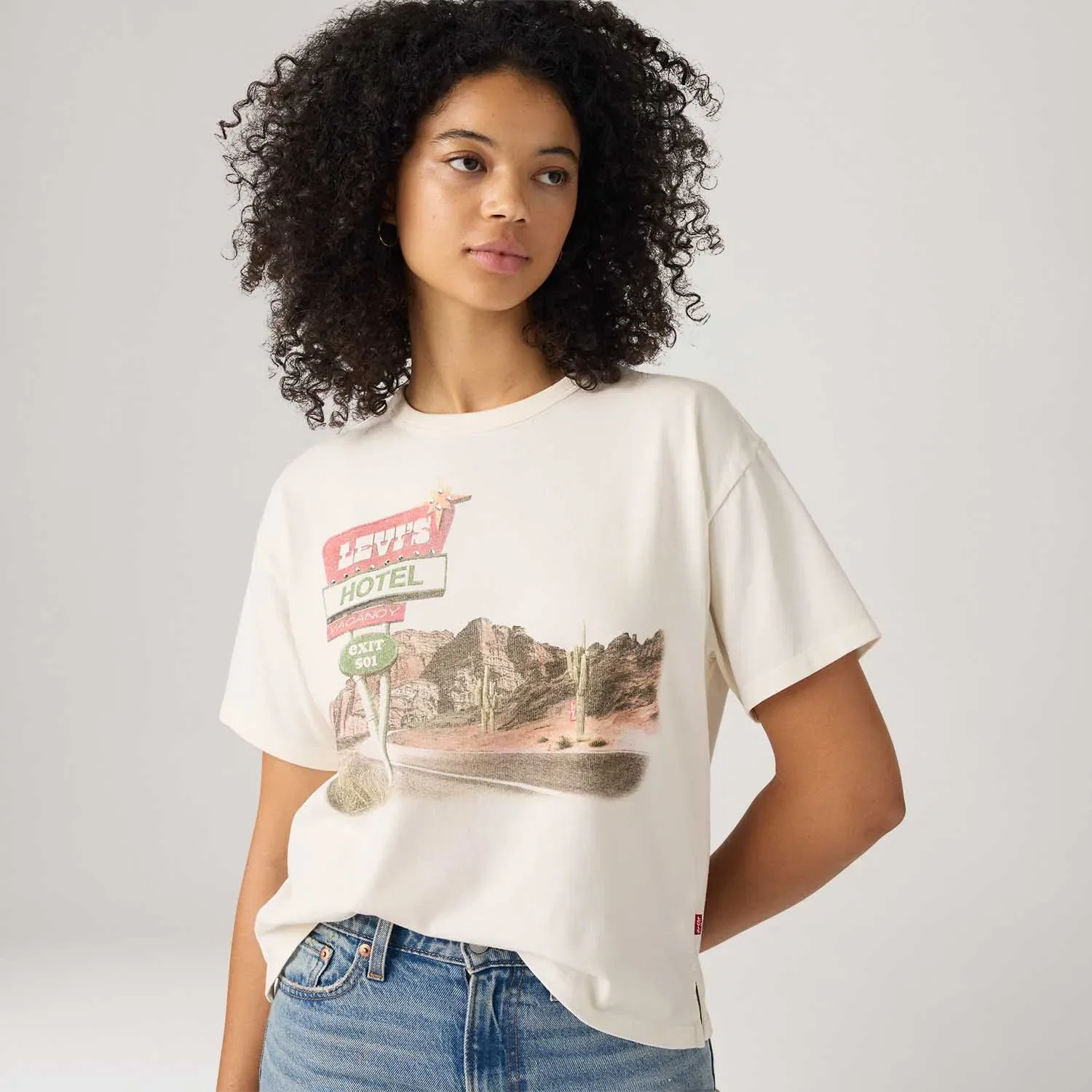 Camiseta Levi's® Graphic Vintage Off White Manga Curta — imagem 1