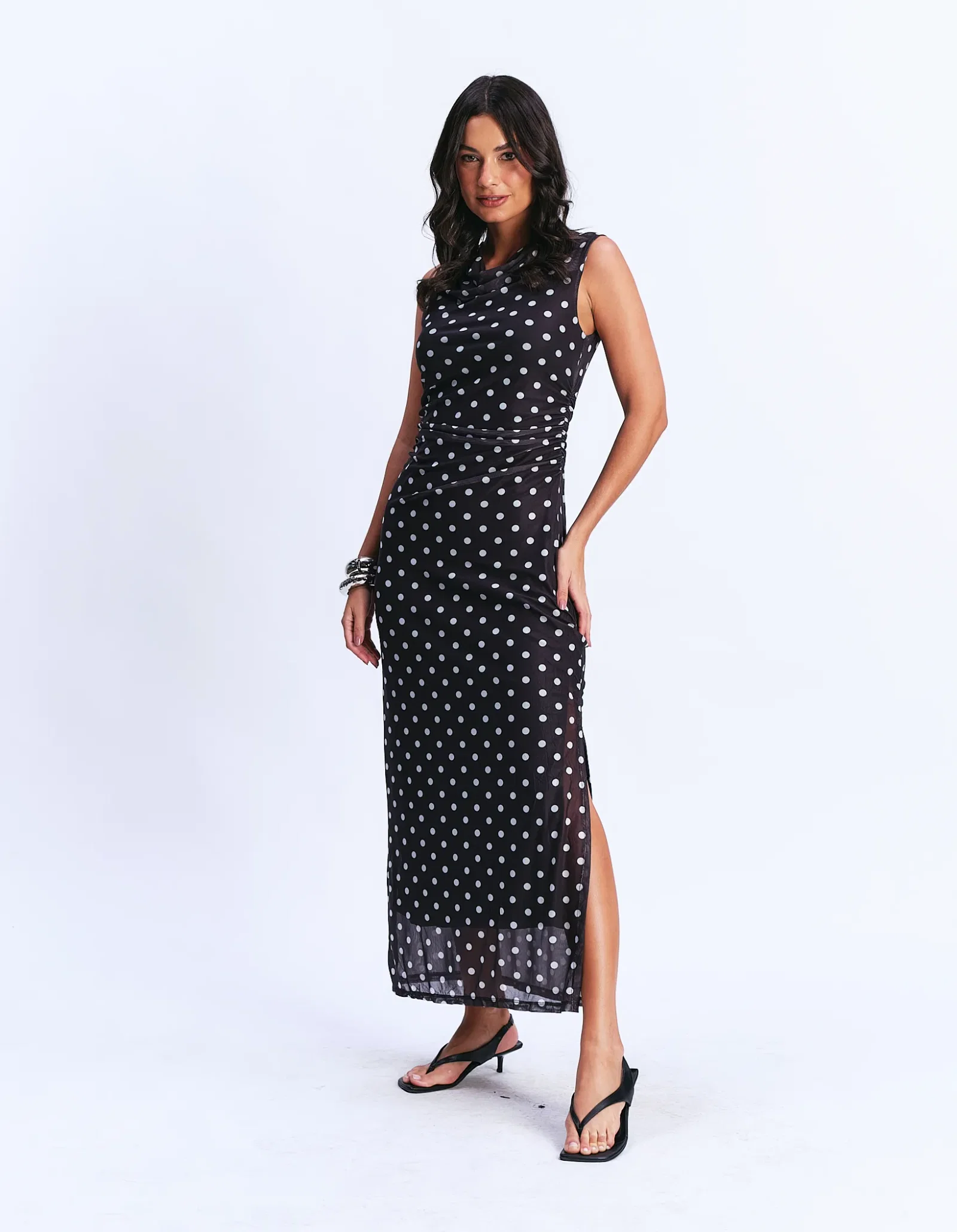 Vestido Longo Poá Decote Degagê - Preto