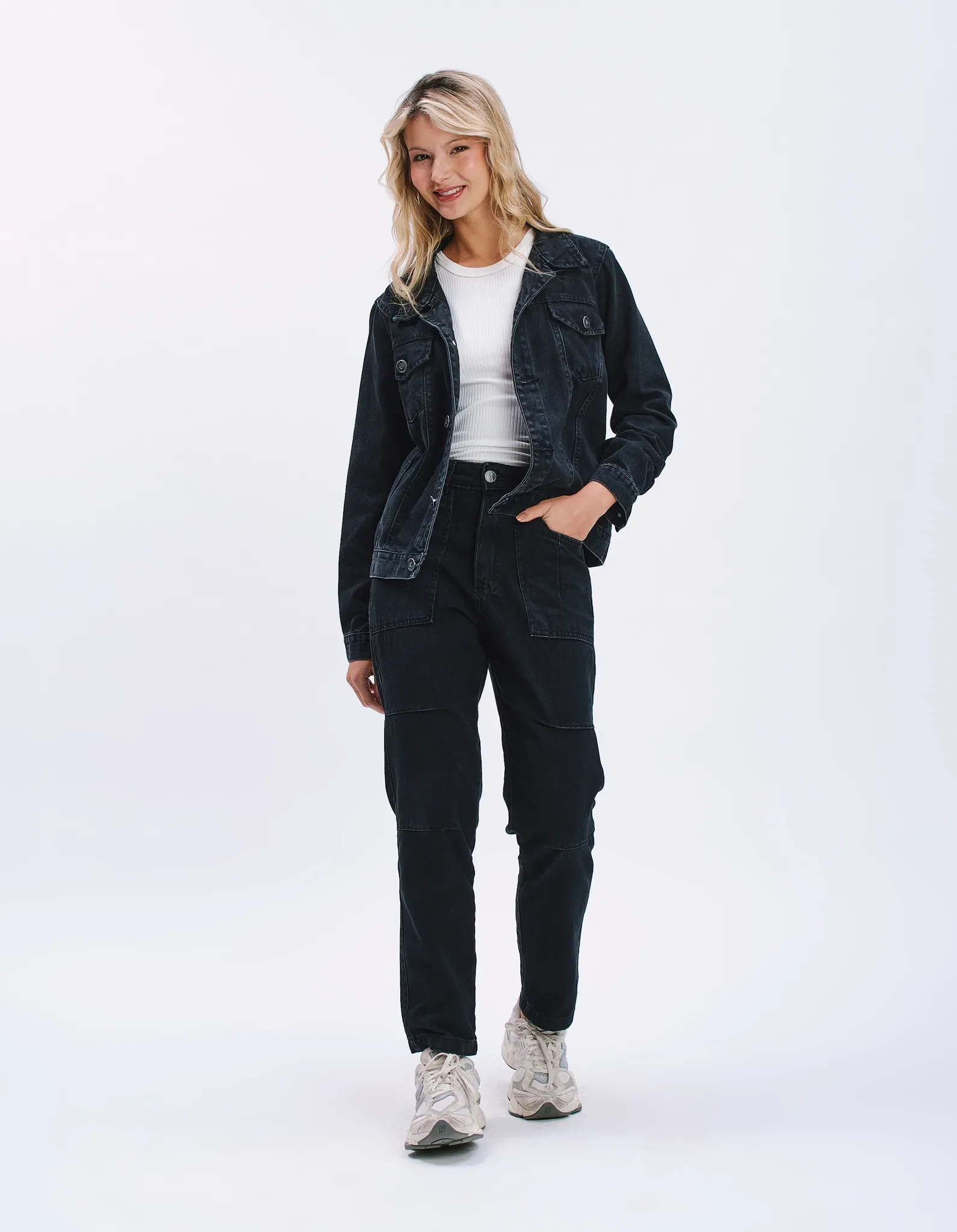 Calça Jeans Mom Bolsos - Black Jeans — imagem 1