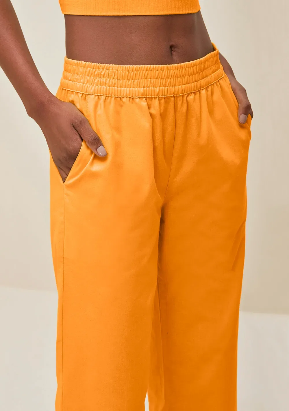 Calça Morena Rosa Wide Cós Alto Abertura Lateral Laranja