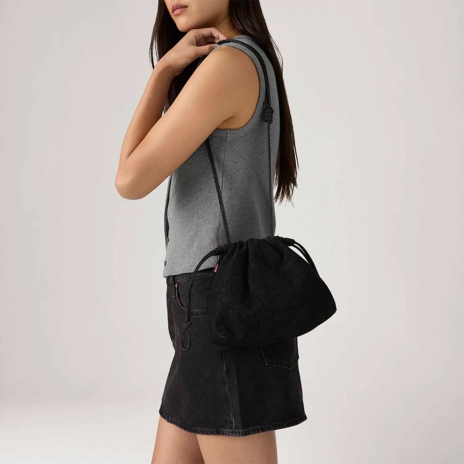 Bolsa Lateral Jeans Levi's® Isabelle Preta - U USA | U BR