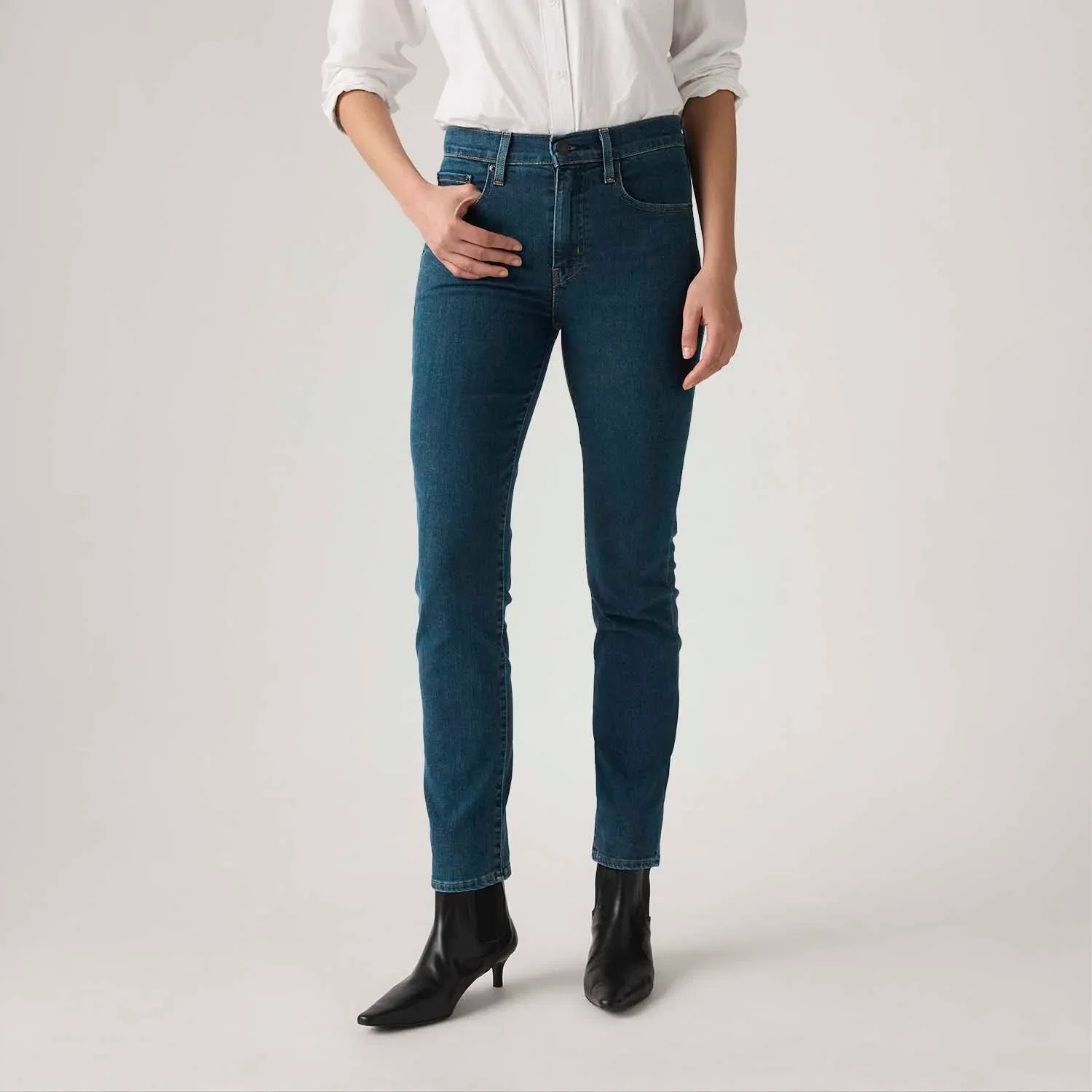 Calça Jeans Levi's® 724® High Rise Straight Lavagem Escura — imagem 1