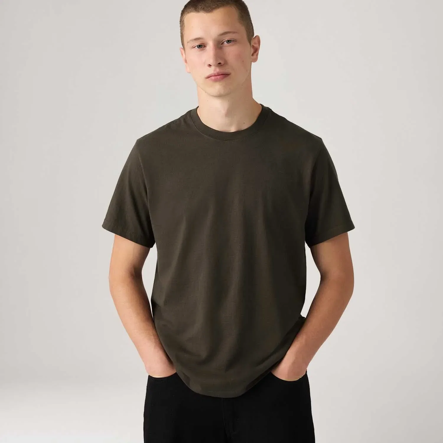 Camiseta Levi's® Essential Tee Marrom Manga Curta