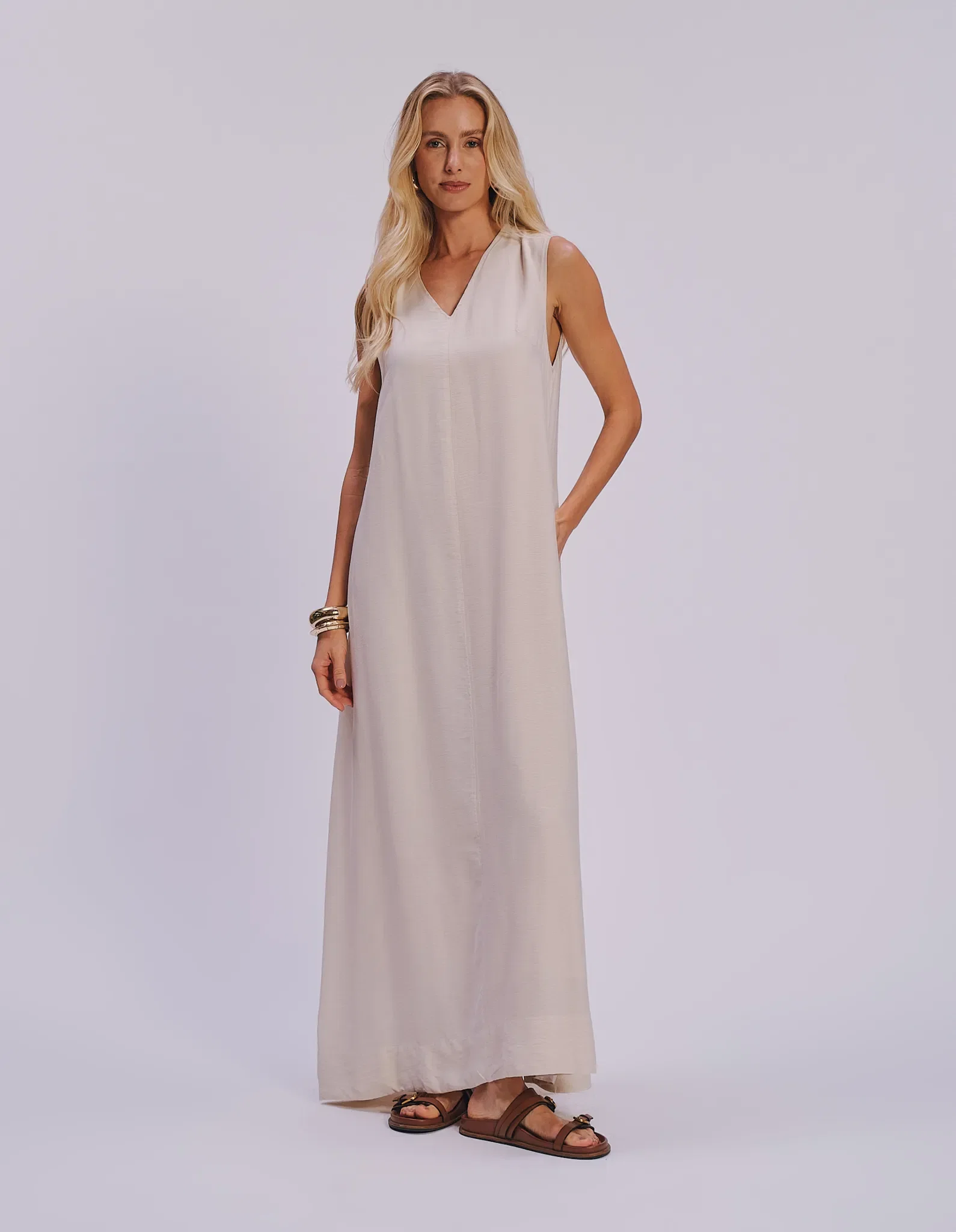 Vestido Longo Decote v - Bege