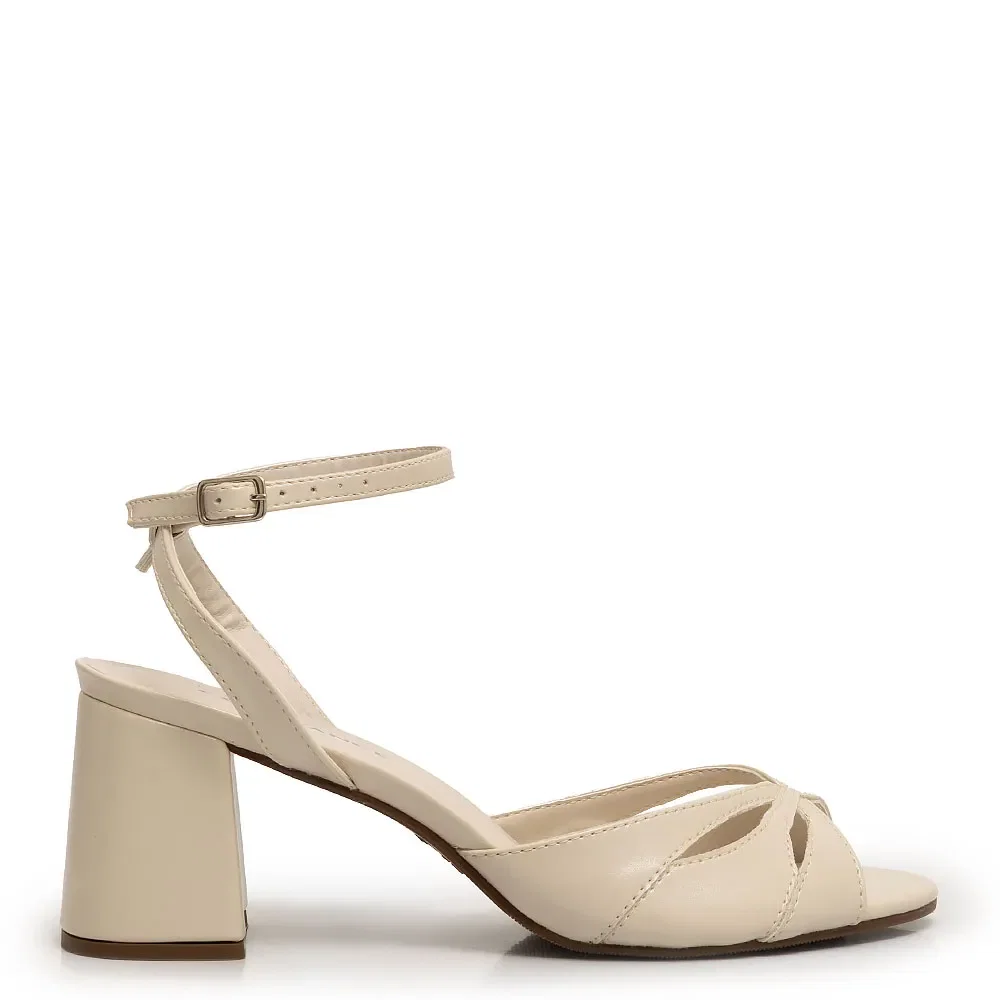 Sandália Off White Recortes — imagem 1