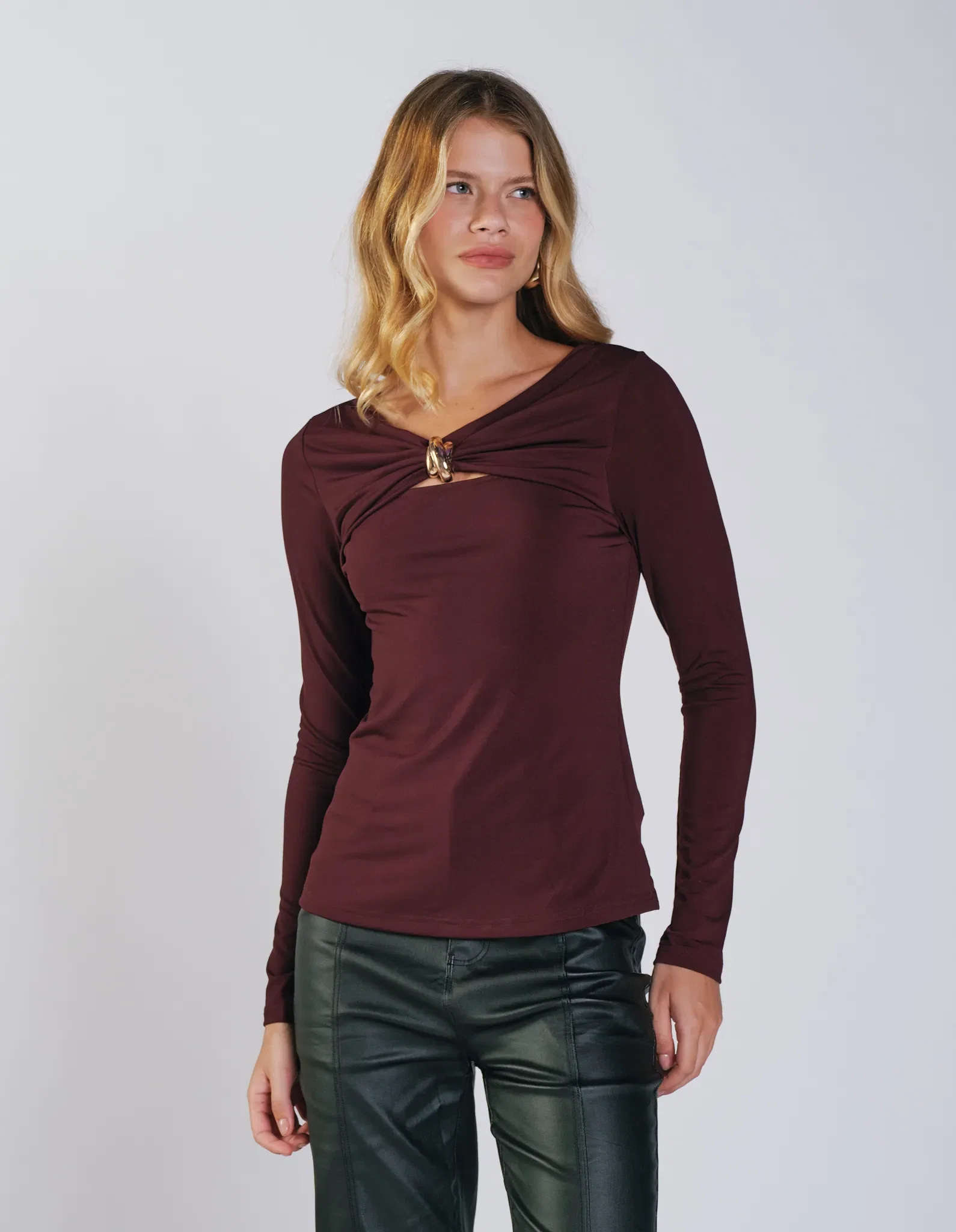Blusa Manga Longa Detalhe Fivela - Vinho — imagem 1