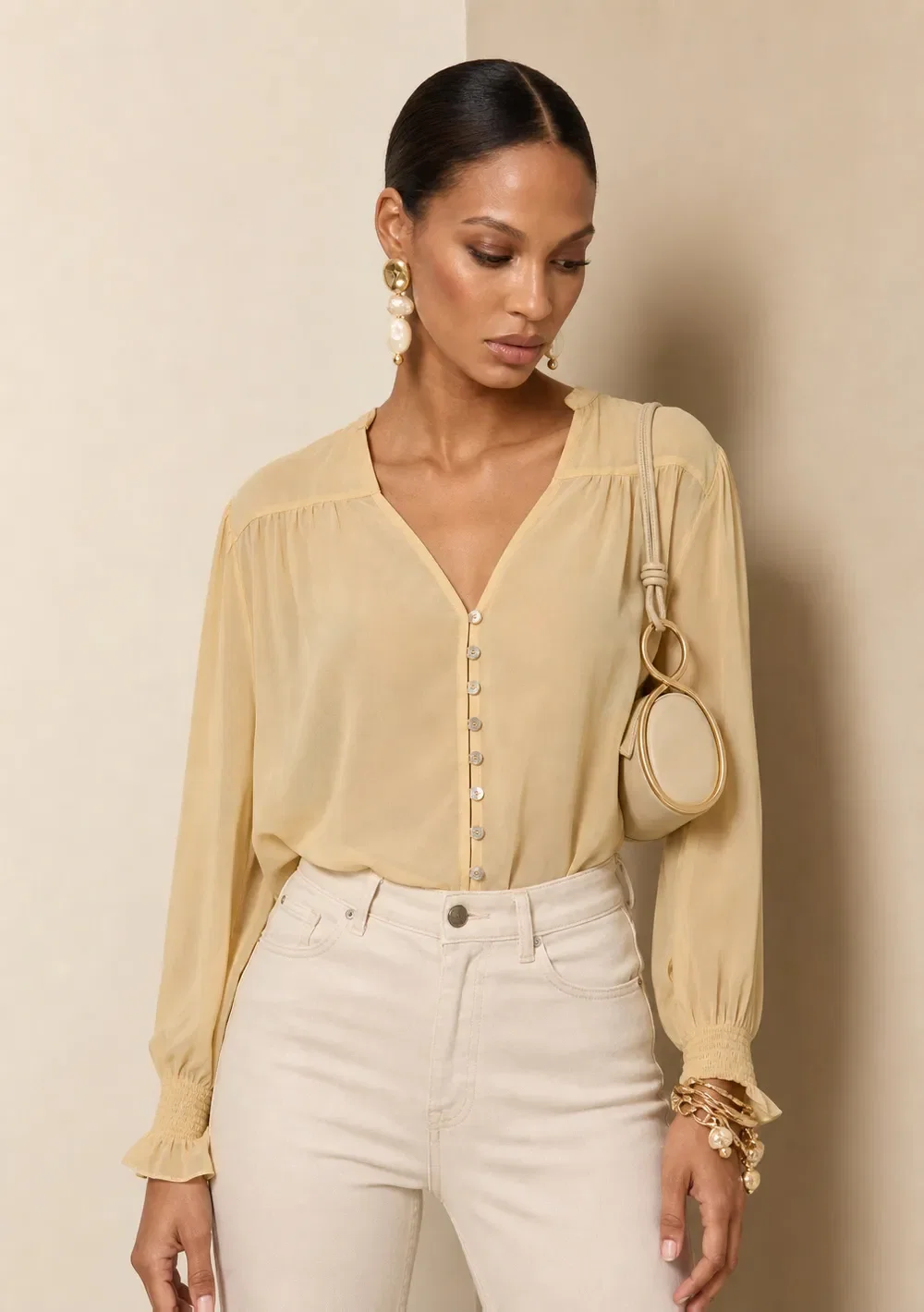 Blusa Morena Rosa Solta Decote V Manga Longa Padrão Amarelo — imagem 1