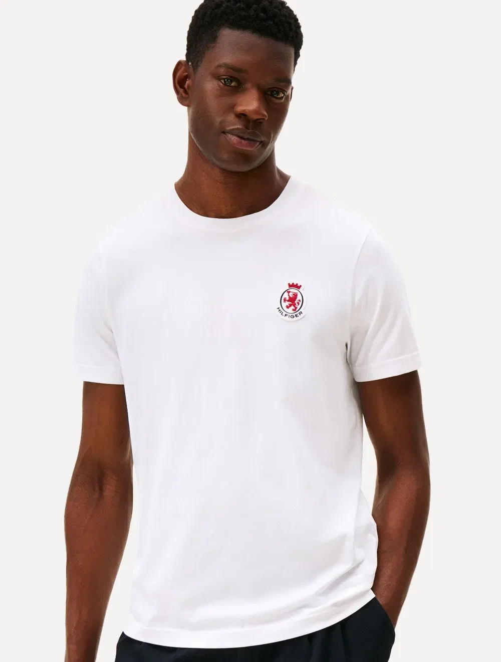 Camiseta Tommy Hilfiger Masculina Regular Crest Branca — imagem 1