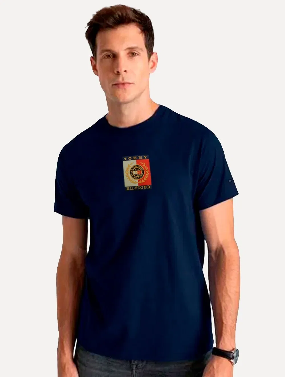 Camiseta Tommy Hilfiger Masculina Icon Graphic Logo Patch Azul Marinho — imagem 1