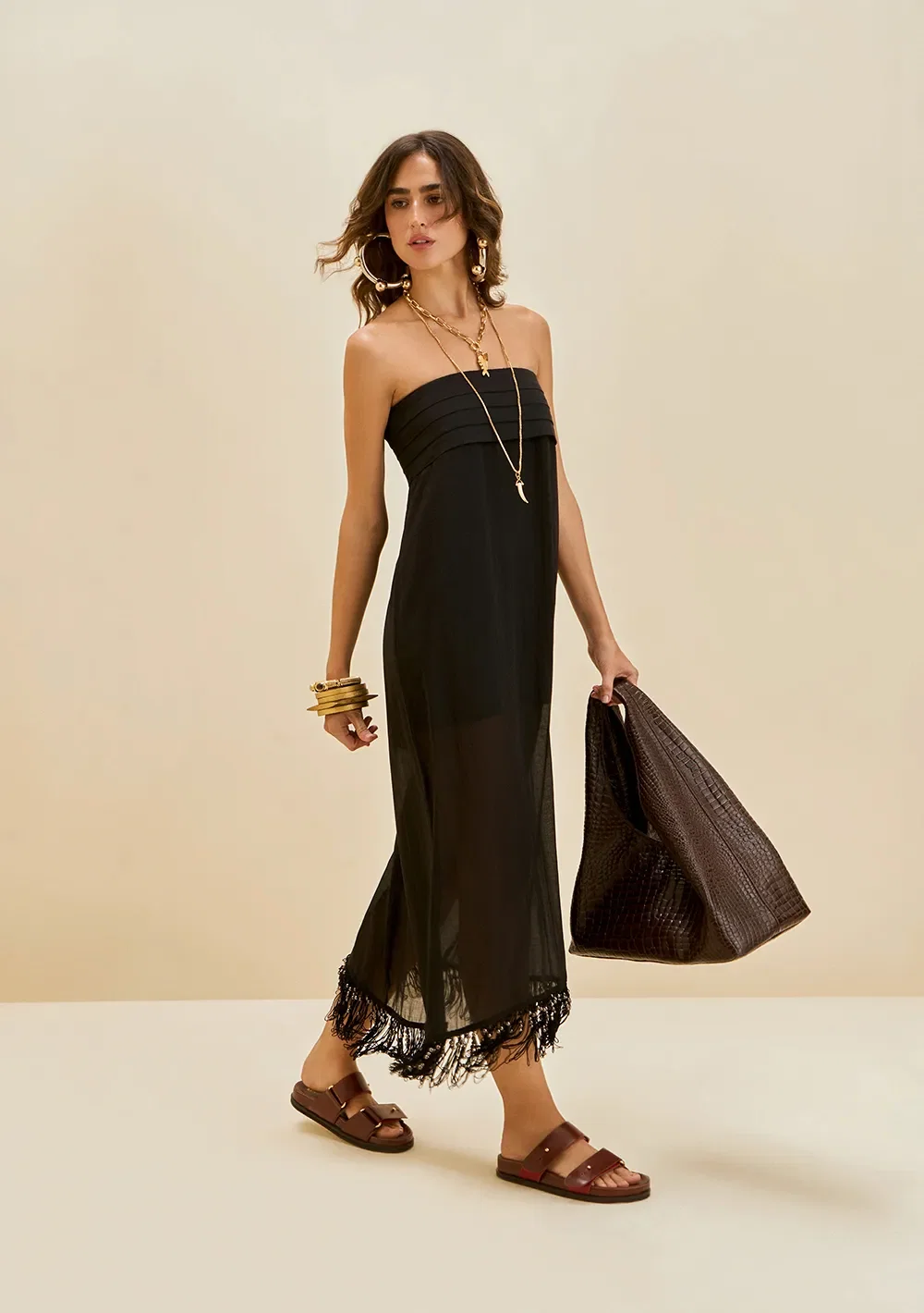 Vestido Morena Rosa Solto Decote Reto Sem Manga Midi Preto