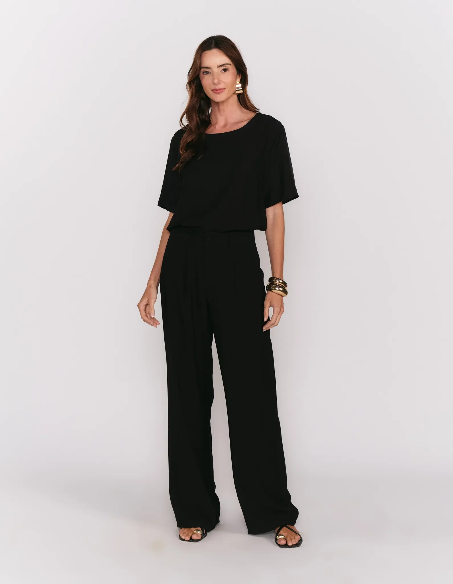 Calça Pantalona Bolsos - Preto