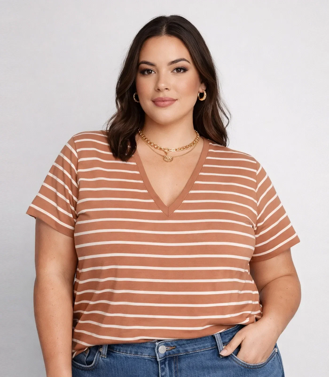 Blusa Feminina Decote Em V Plus Size Infinita Cor Marrom