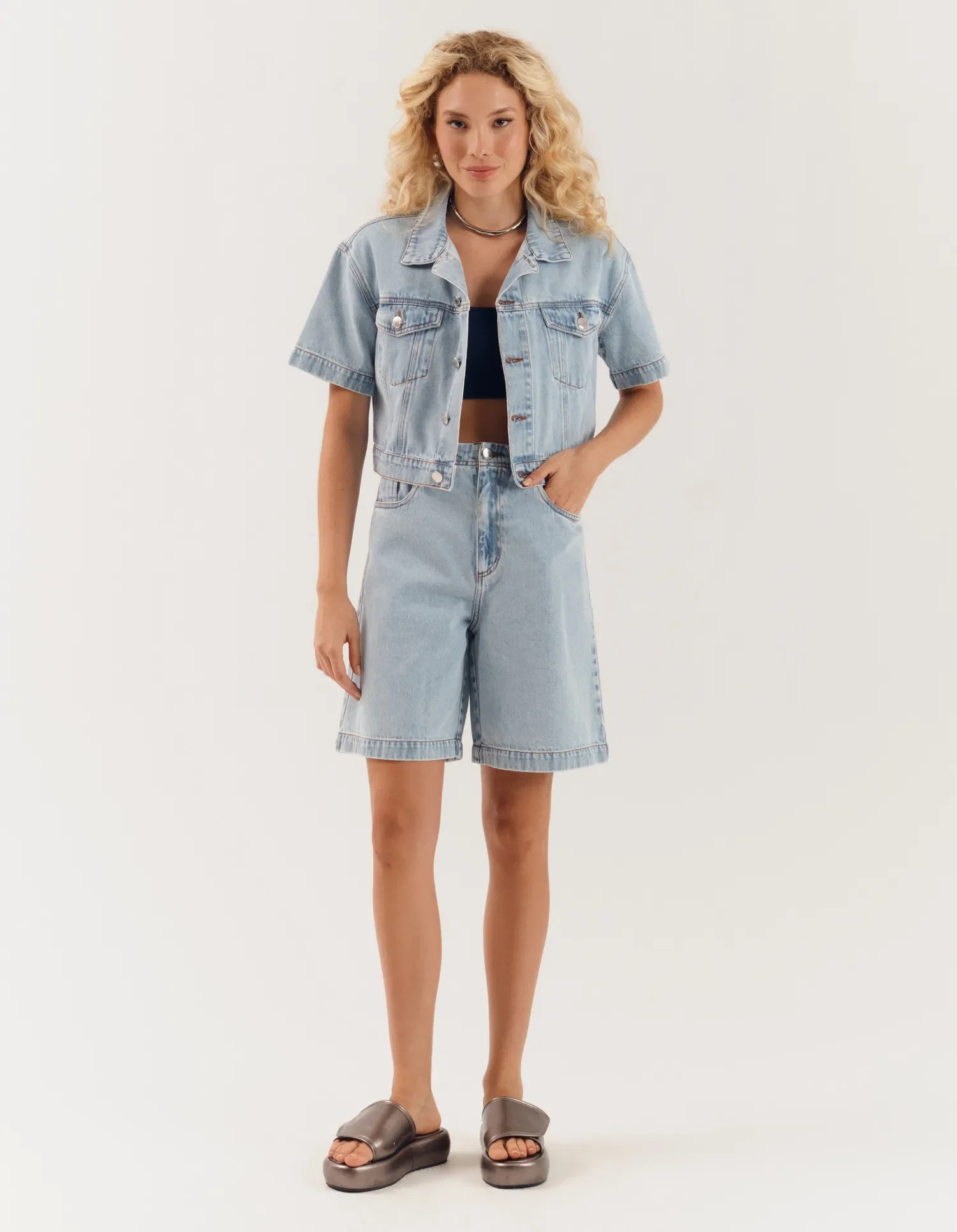 Bermuda Jeans Barra Larga - Denim Medio — imagem 1