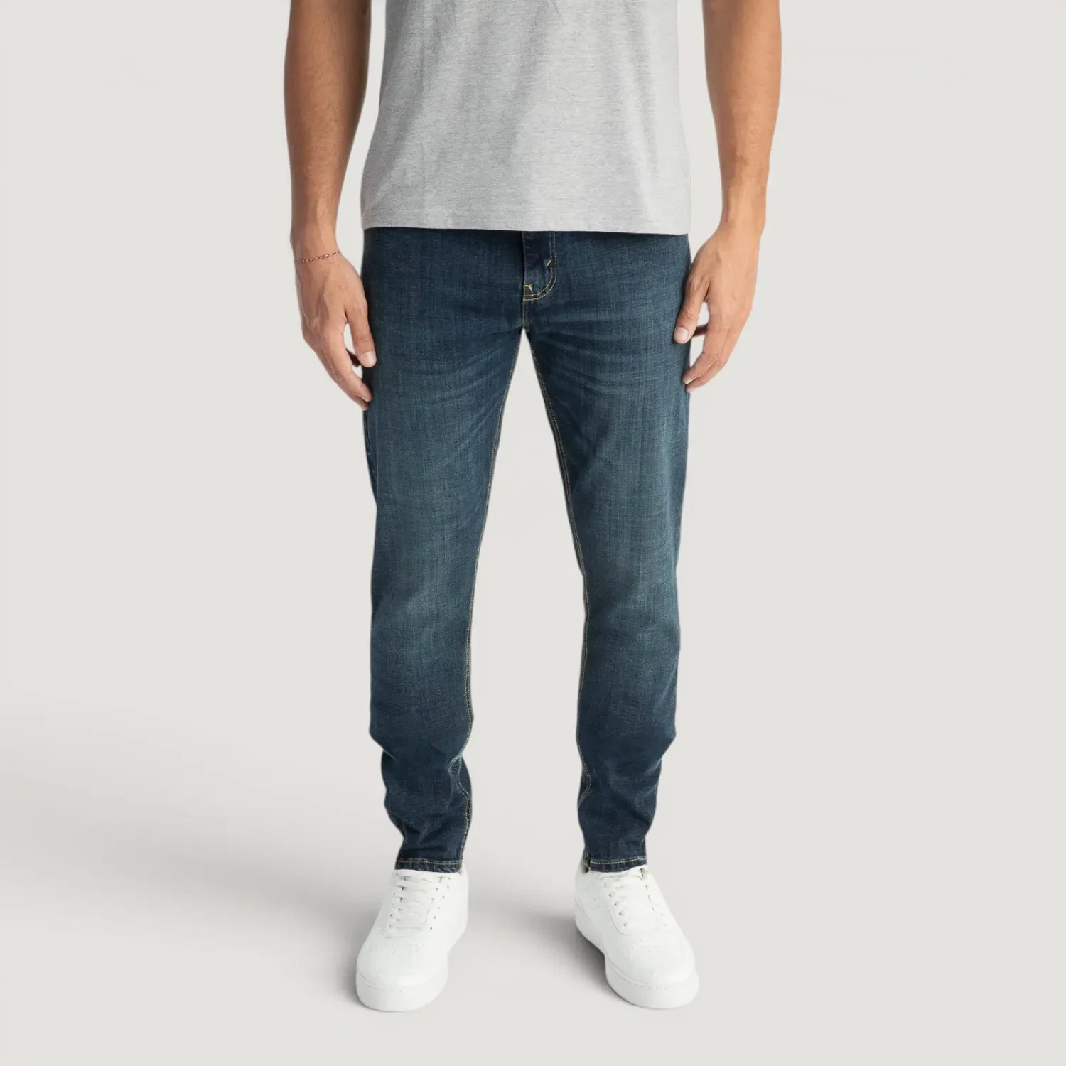 Calça Jeans Levi's® 512® Slim Taper Lavagem Escura — imagem 1