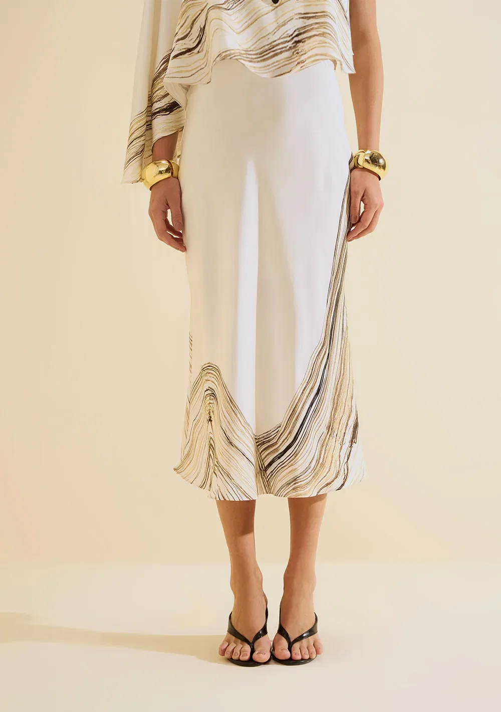 Saia Midi Evasê Nereia Off White — imagem 1
