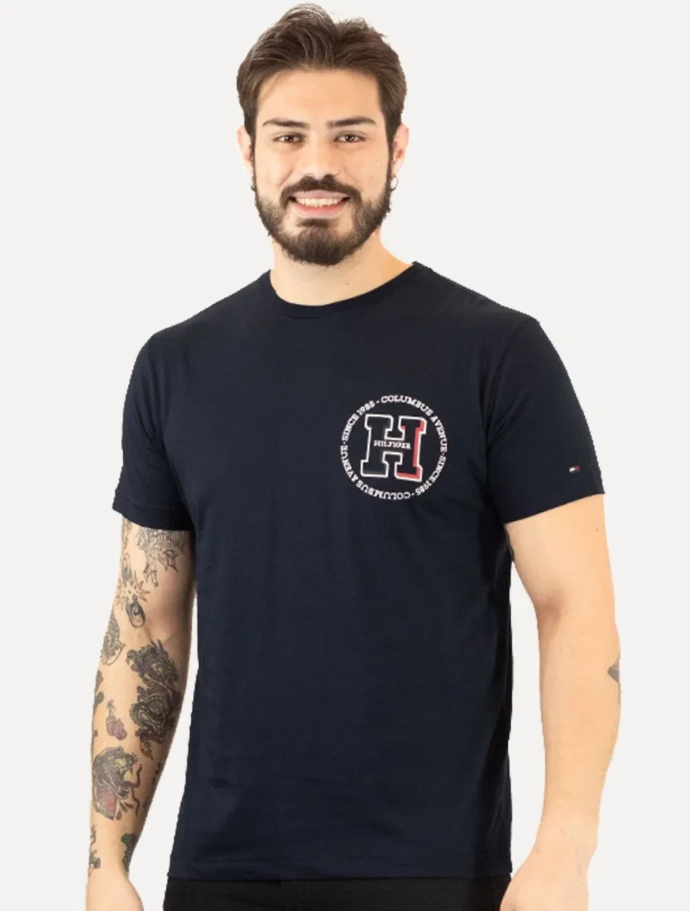Camiseta Tommy Hilfiger Masculina Columbus H Roundle Logo Azul Marinho — imagem 1