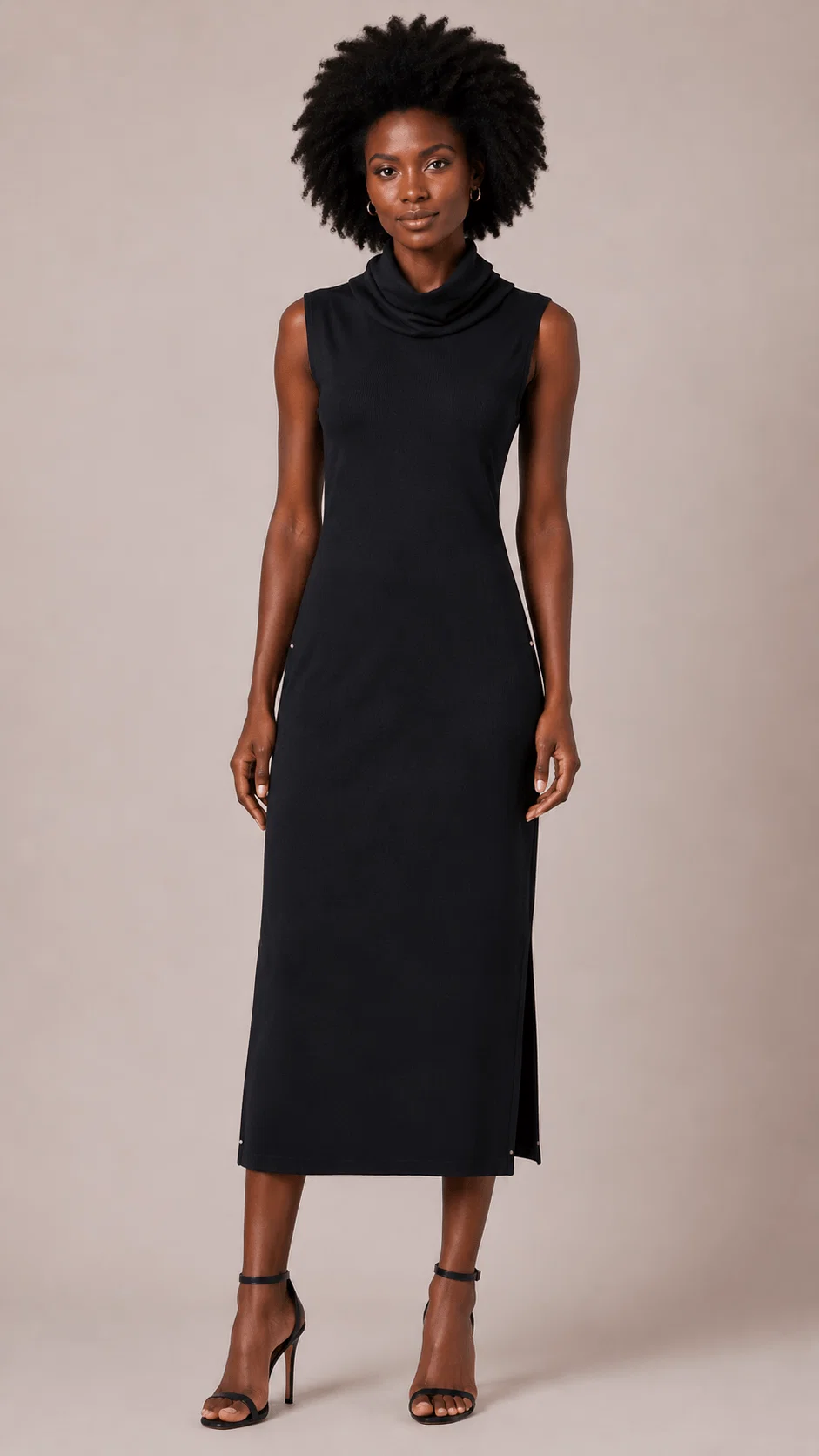 Vestido Longo Sem Manga Gola Alta - Preto