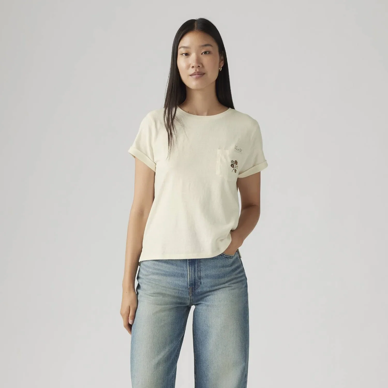 Camiseta Levi's® Margot Pocket Off White Manga Curta — imagem 1