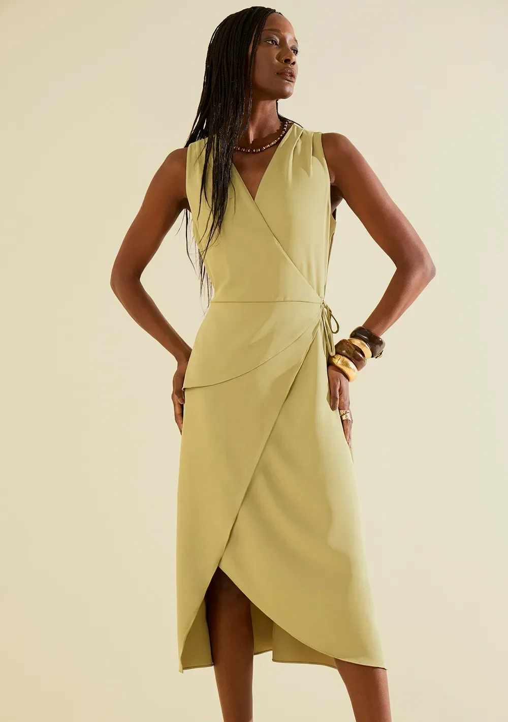 Vestido Morena Rosa Solto Decote Transpassado Sem Manga Midi Verde