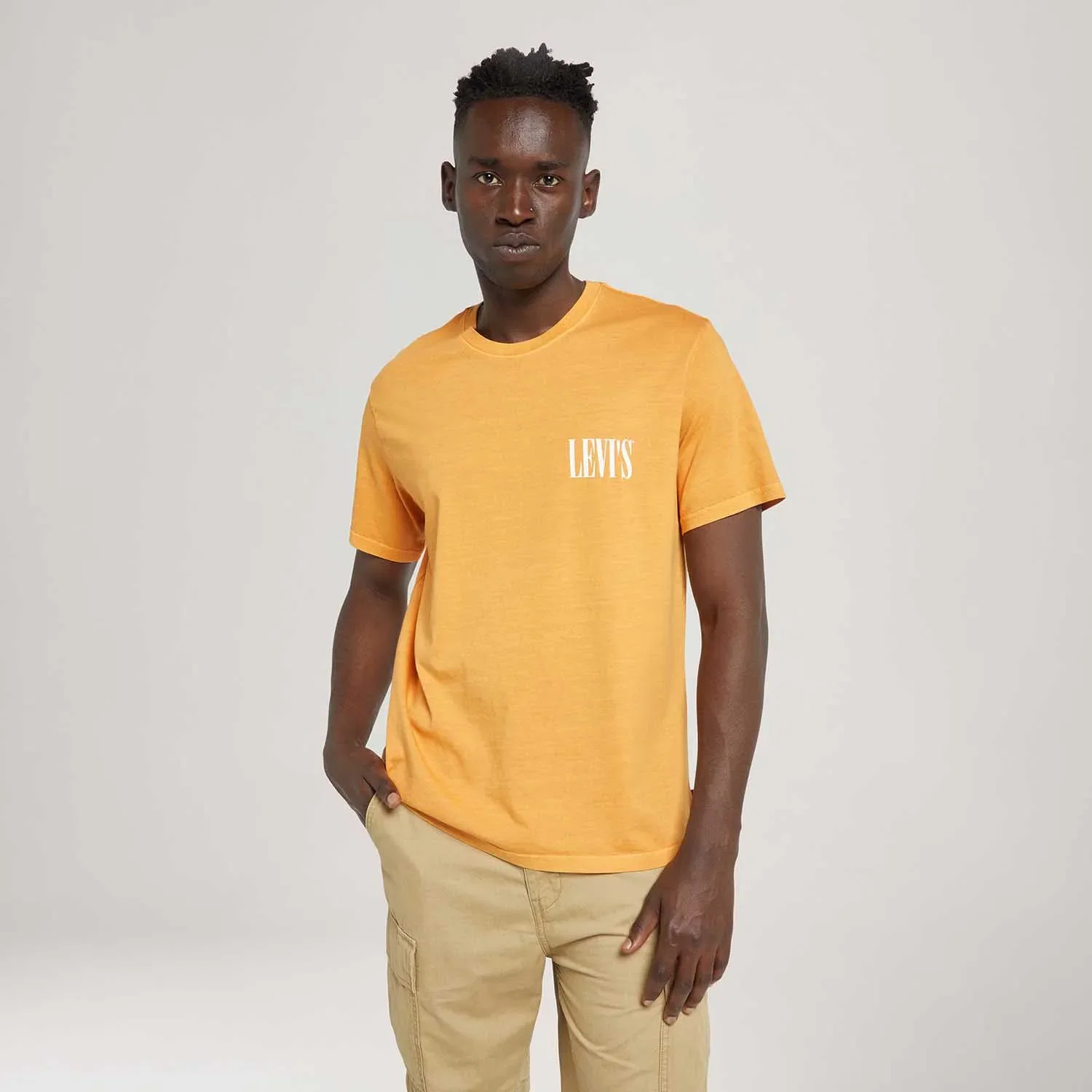 Camiseta Levi's® Relaxed Fit Laranja Manga Curta — imagem 1
