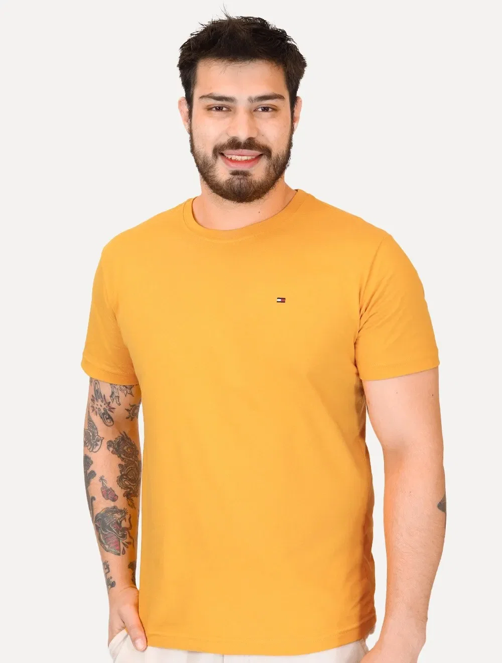 Camiseta Tommy Hilfiger Masculina Essential Cotton Amarela Escura — imagem 1