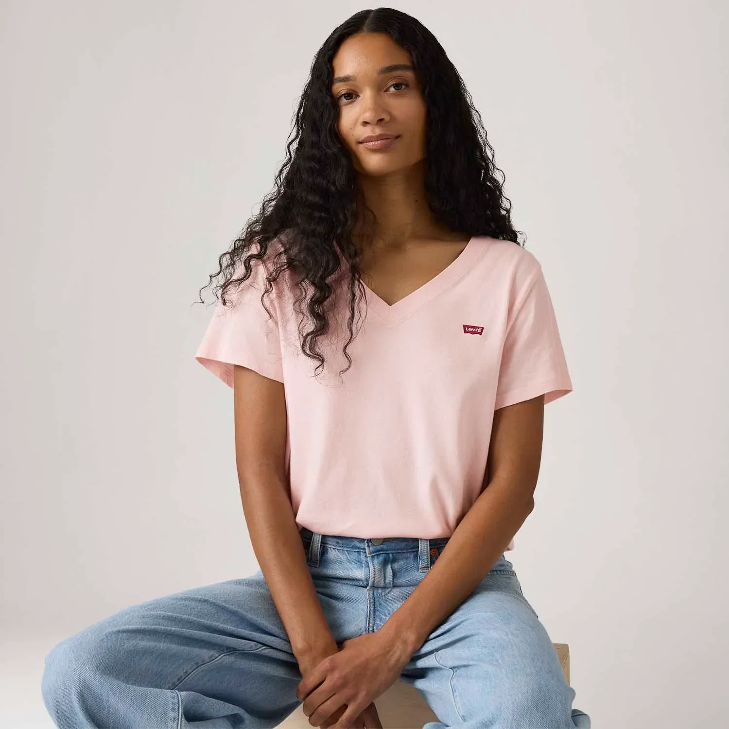 Camiseta Levi's® Favorite V-Neck Rosa Manga Curta — imagem 1