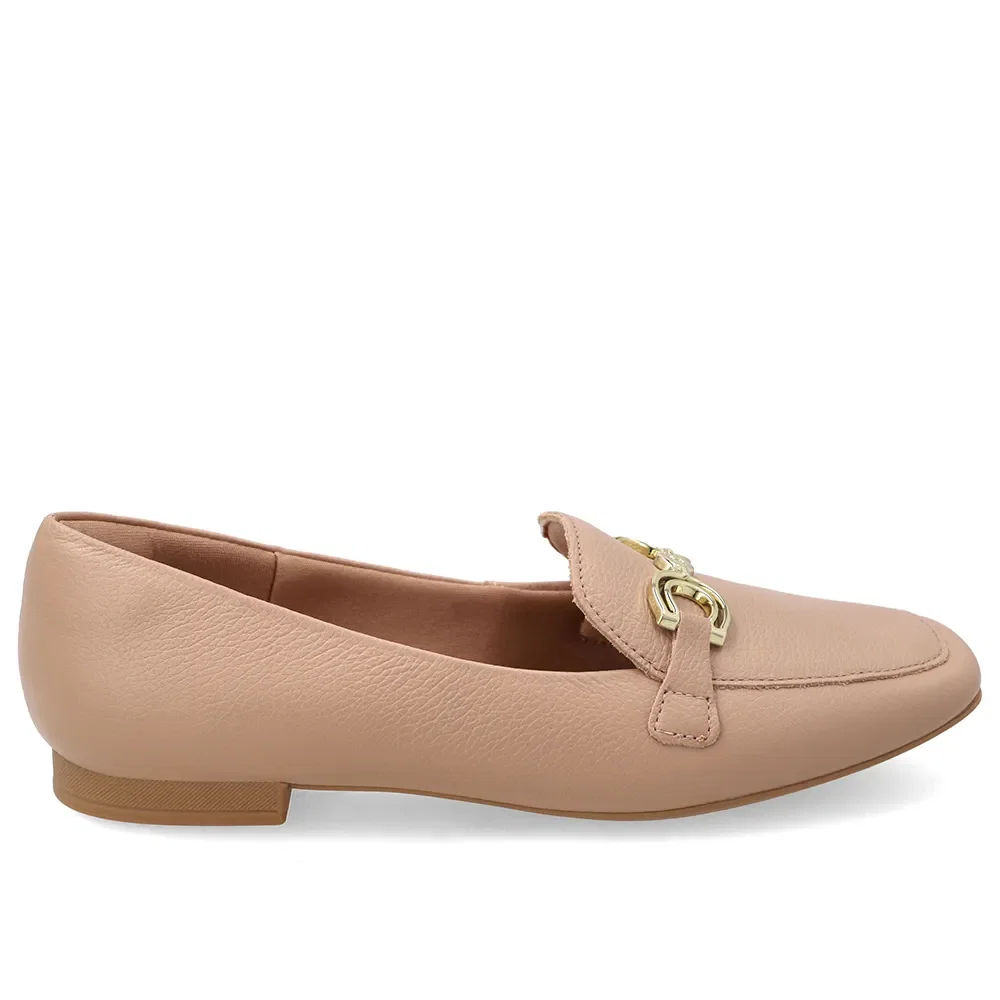 Loafer Em Couro Bege Com Enfeite