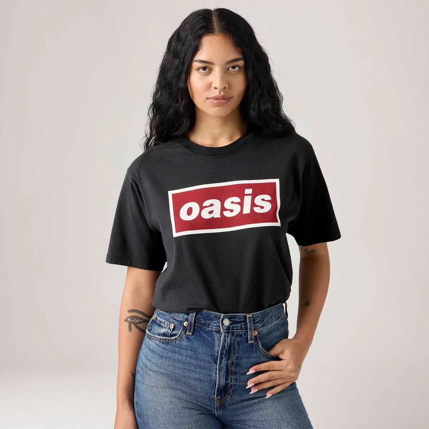 Camiseta LEVI'S® Graphic Tee Preta Manga Curta | Collab Oasis — imagem 1