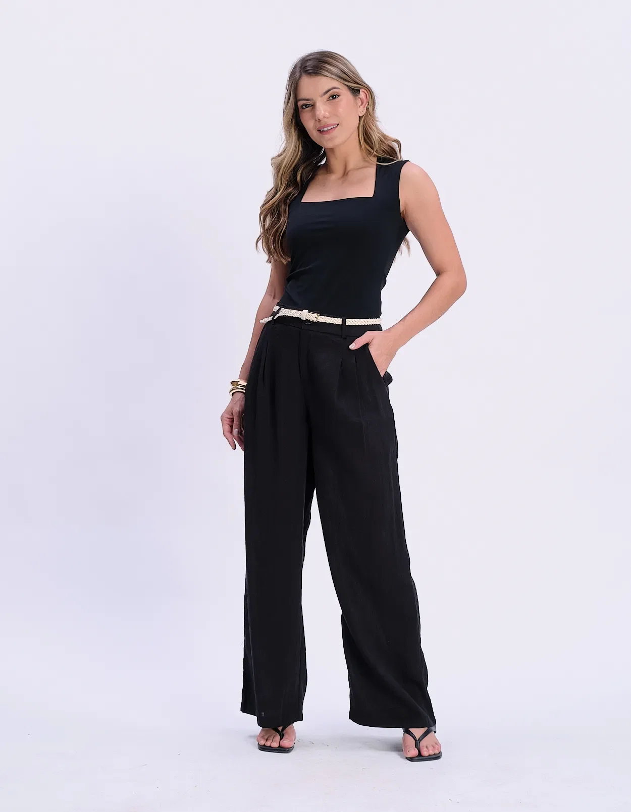Calça Alfaiataria Pregas Com Cinto - Preto — imagem 1