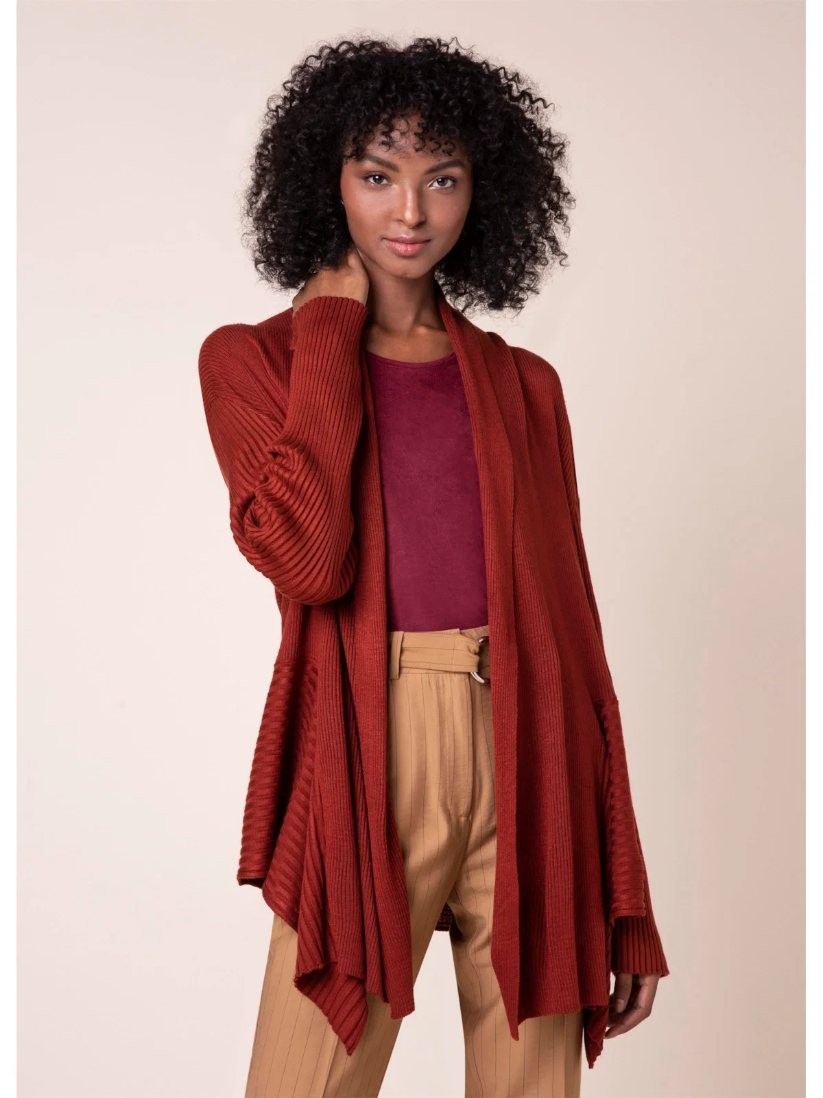 Cardigan Canelado Assimétrico Dark Wine — imagem 1