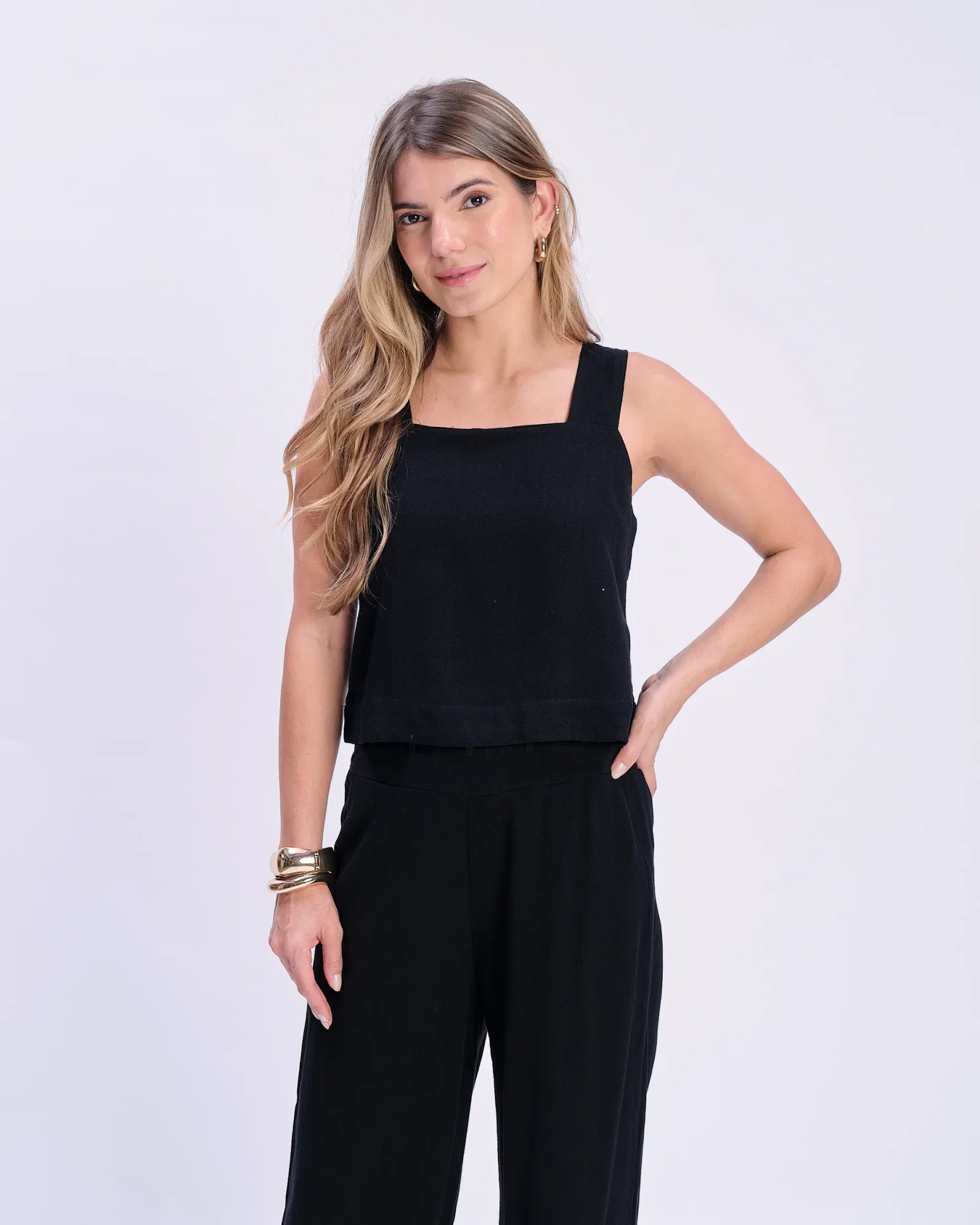 Blusa Alça Larga Decote Reto - Preto — imagem 1