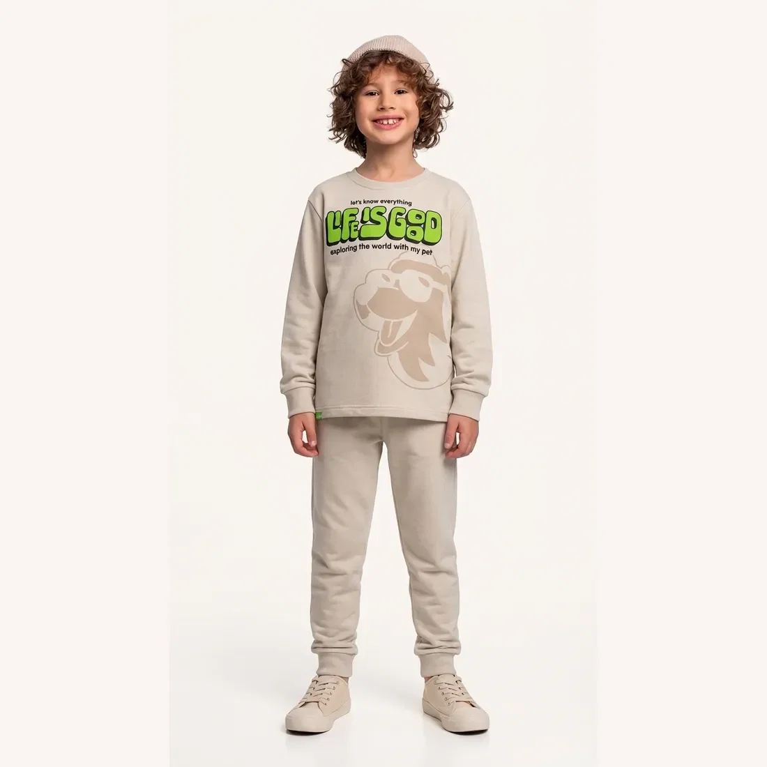 Conjunto blusão e calça em moletom pet