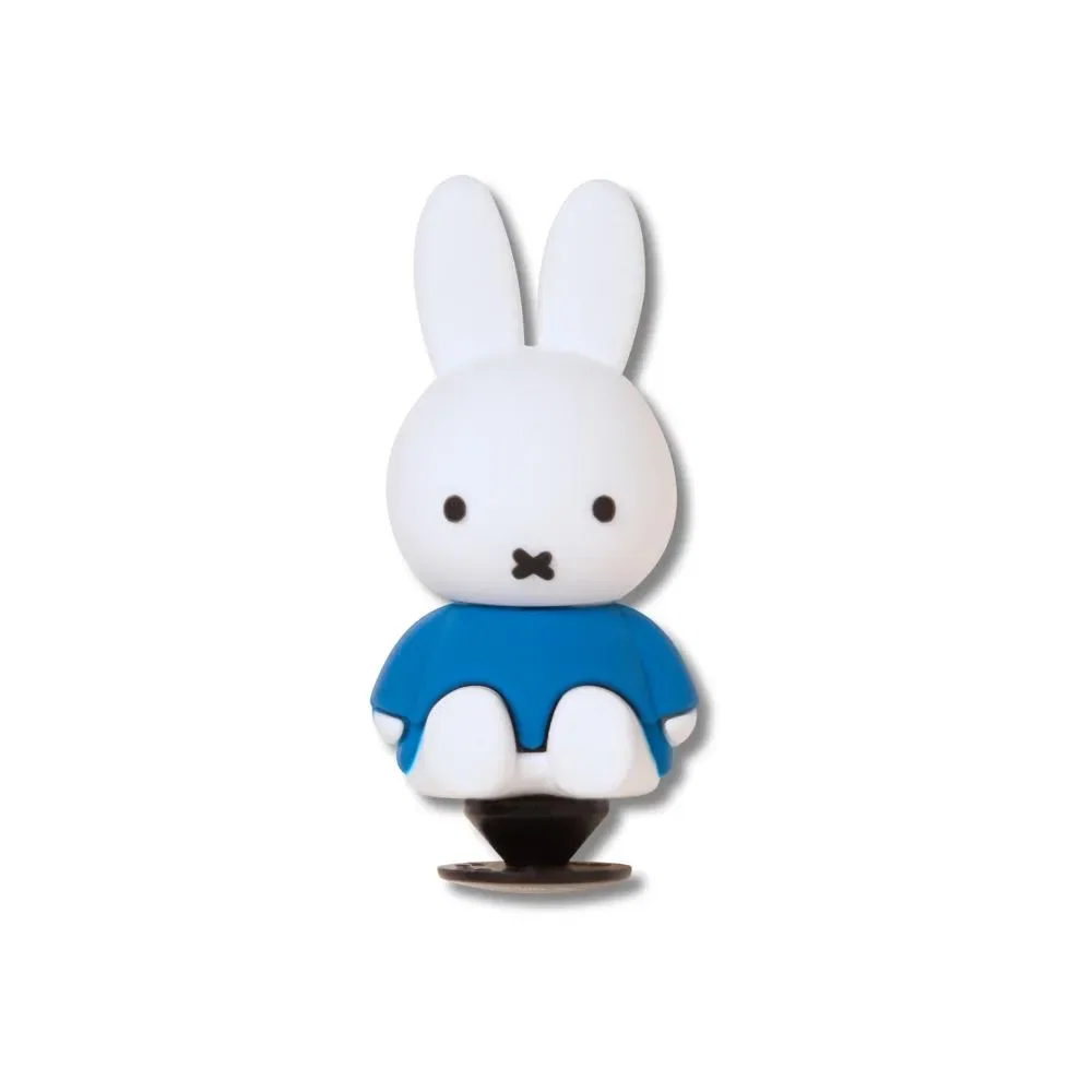 Miffy Sentado