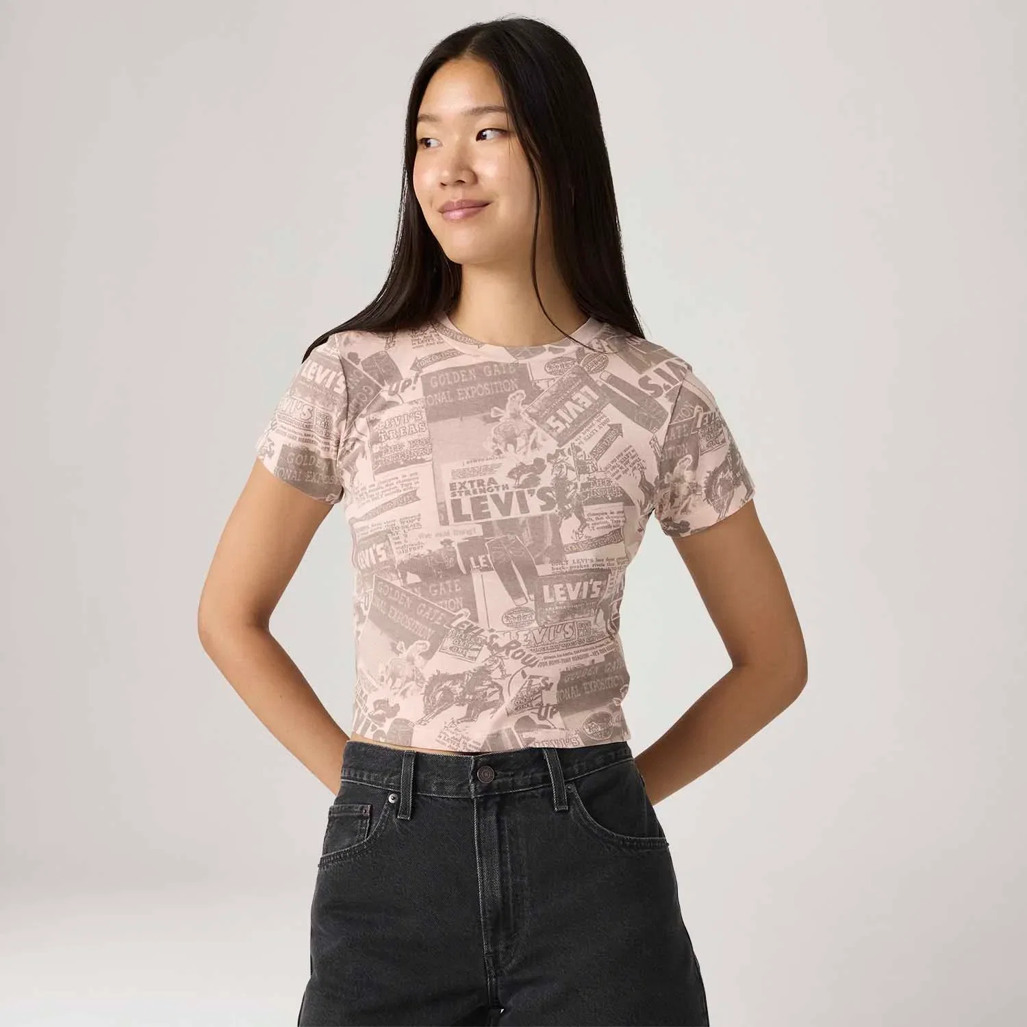 Camiseta Levi's® Graphic Essential Sporty Rosa Manga Curta — imagem 1