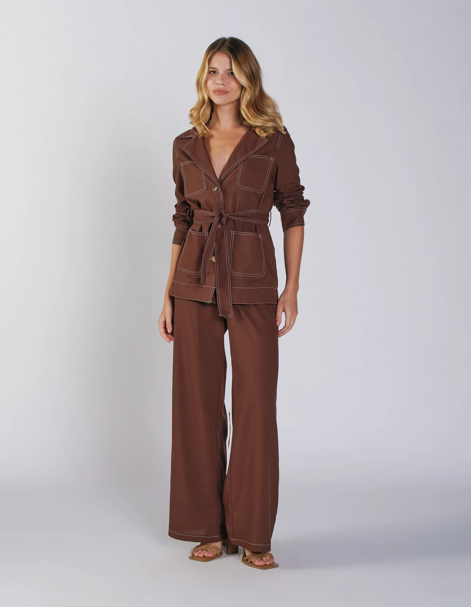 Calça Pantalona Com Pesponto - Marrom