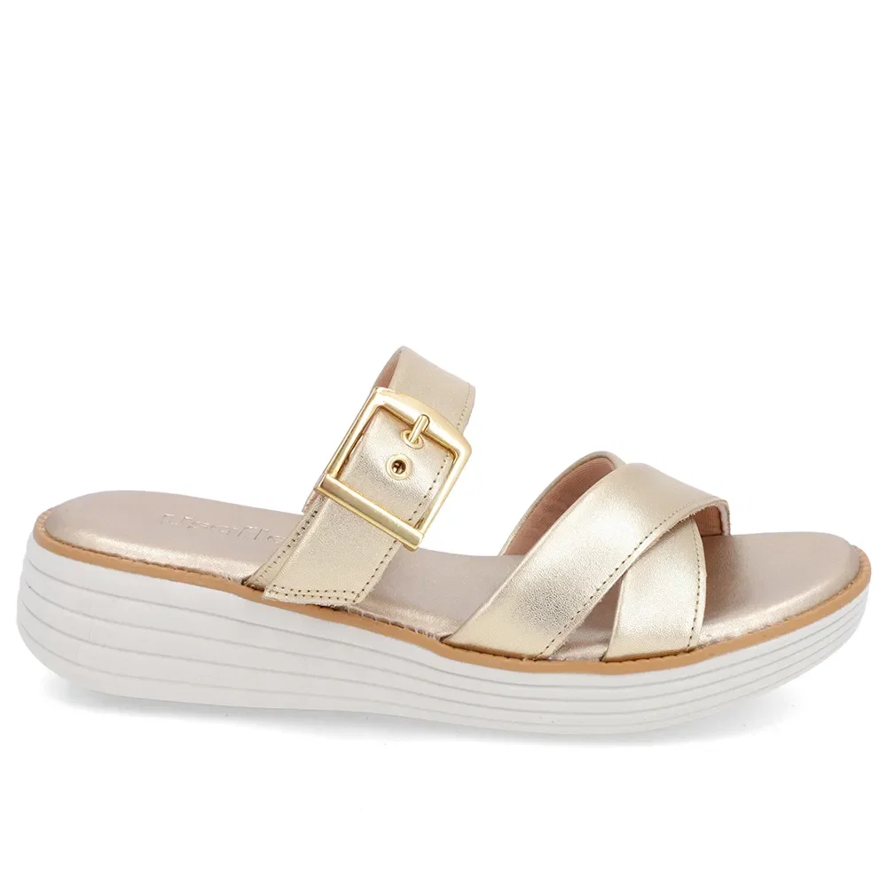 Tamanco Salto Plataforma Verniz Dourado Fivela — imagem 1