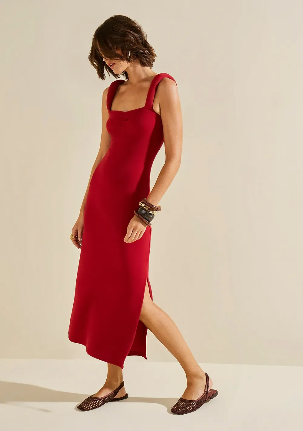 Vestido Morena Rosa Ajustado Decote Reto Com Alça Midi Vermelho