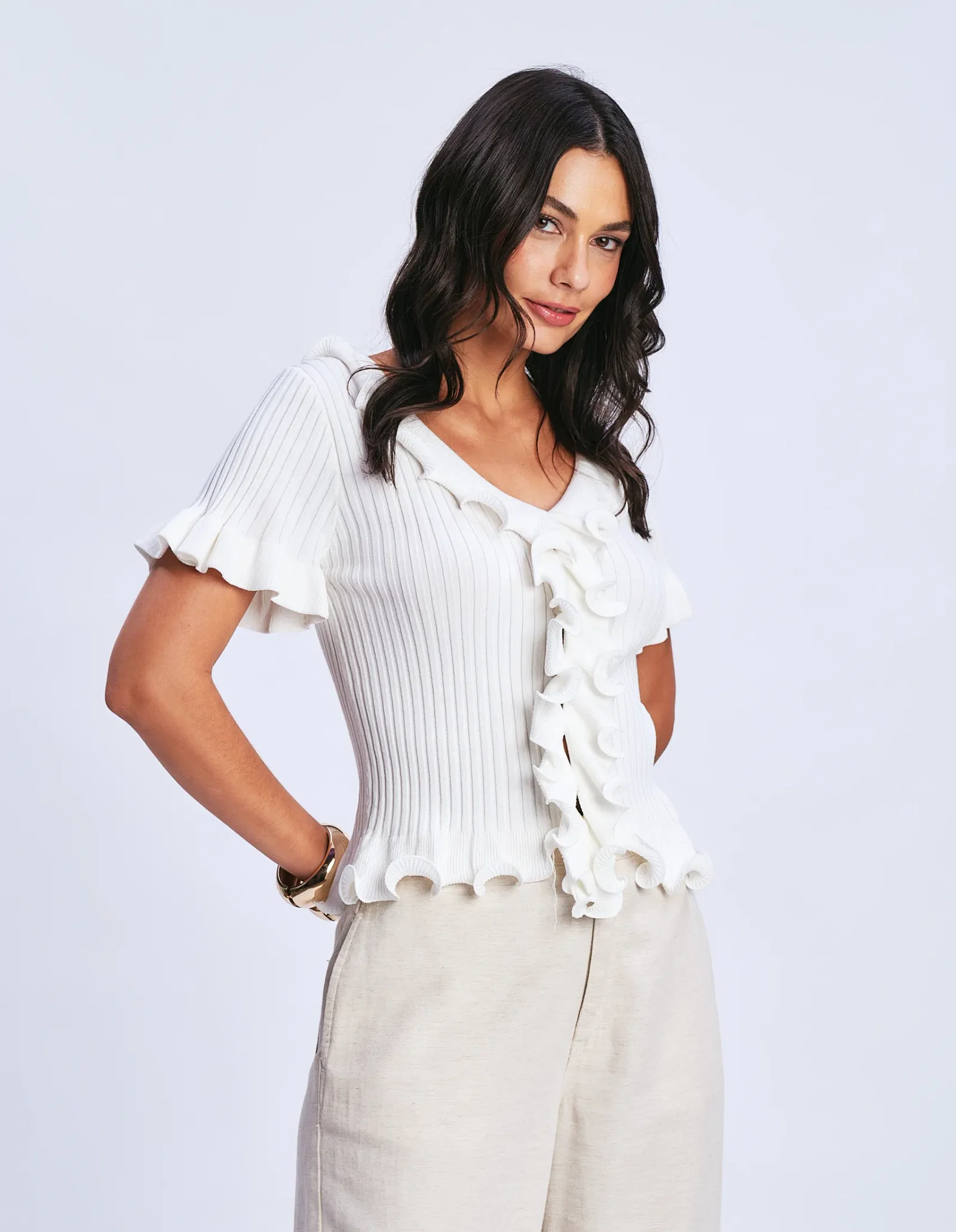Blusa Tricot Manga Curta Com Babados - Off White — imagem 1