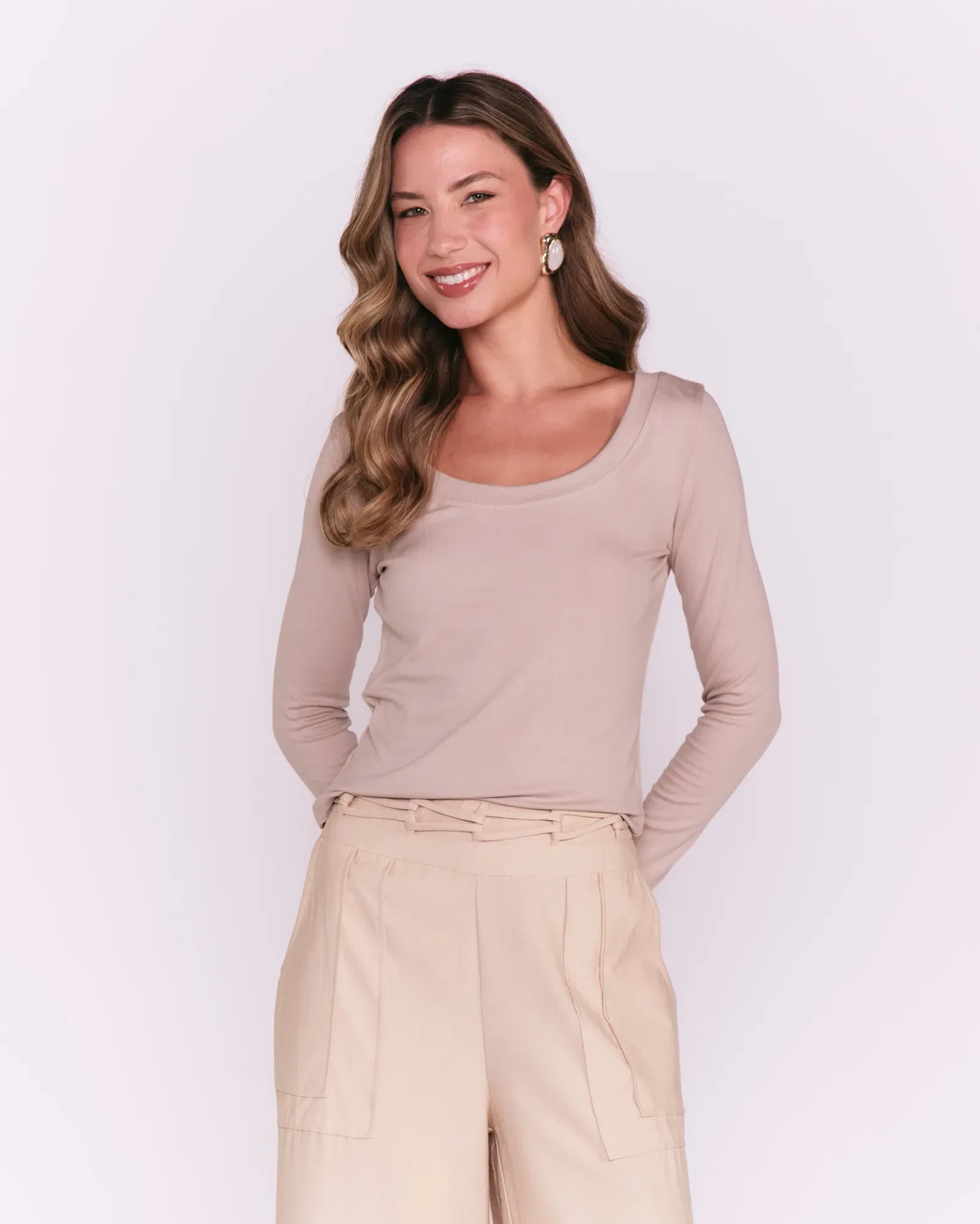 Blusa Manga Longa Decote Canoa - Bege — imagem 1