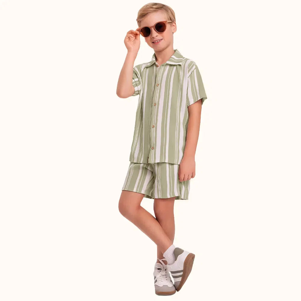 Conjunto camisa e bermuda em tecido air flow listrado — imagem 1