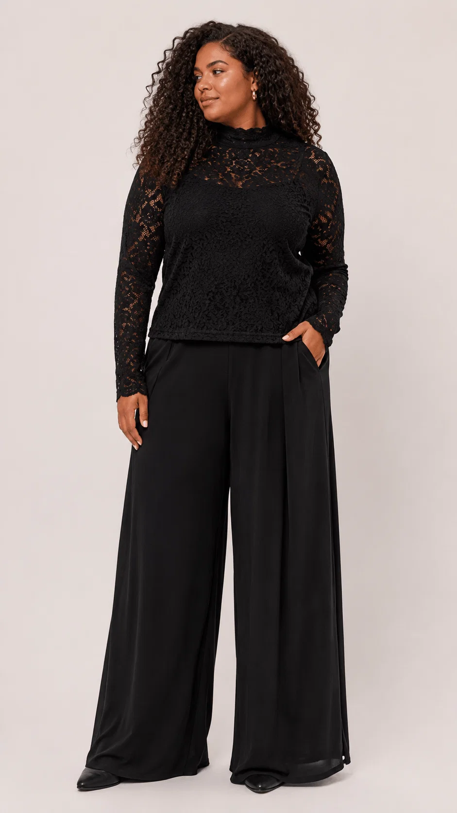 Blusa Renda Manga Longa Gola Alta - Preto — imagem 1