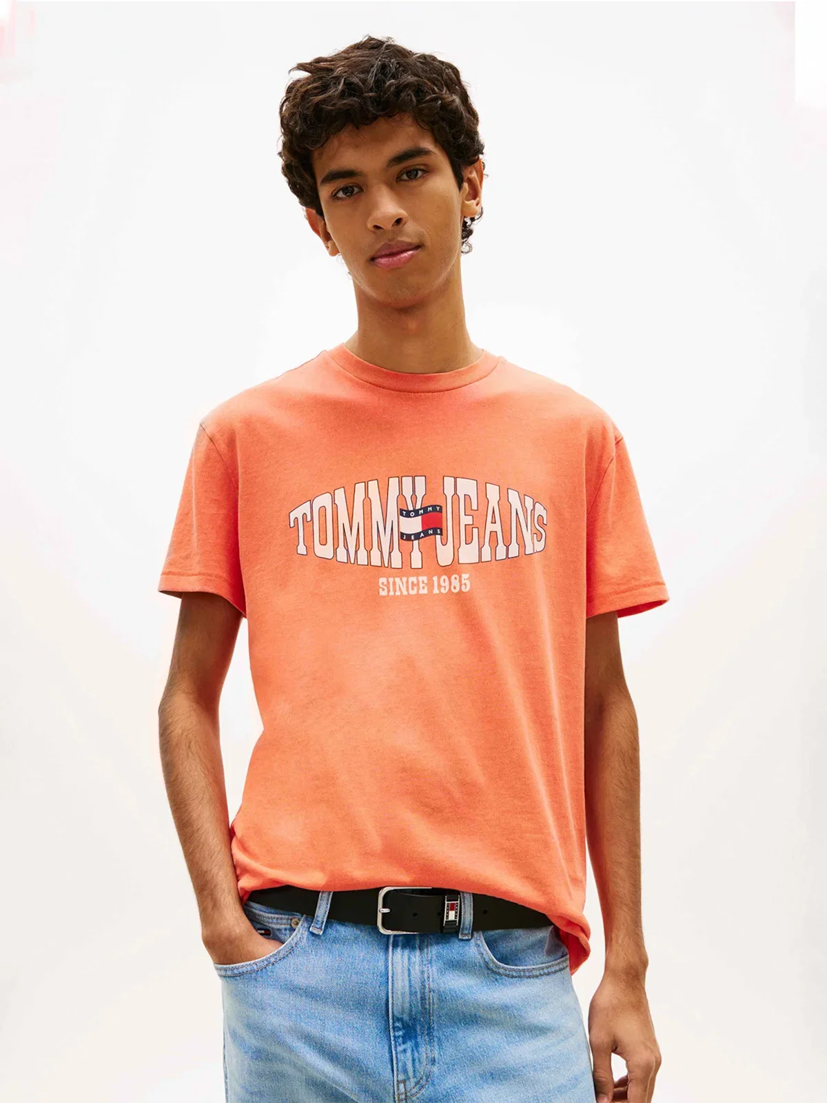 Camiseta Regular Bandeira ao Vento
