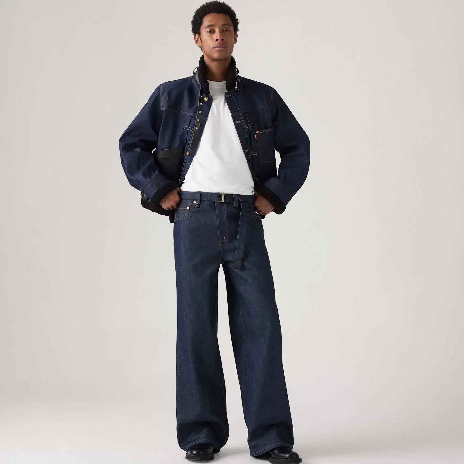 Calça Jeans Levi's® x sacai Baggy Belted Lavagem Escura — imagem 1